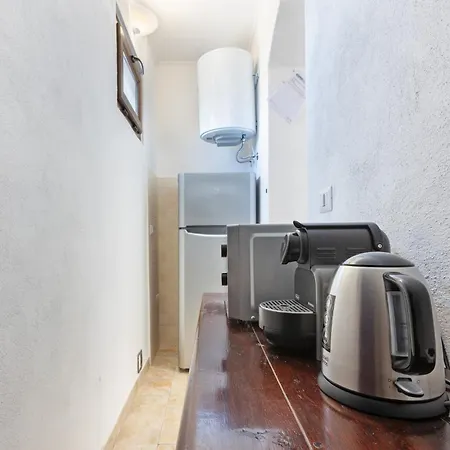 Guesthost - Sa Serenada *