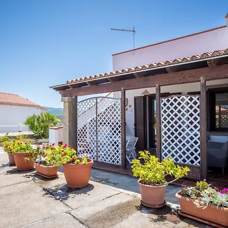 Guesthost - Sa Serenada *