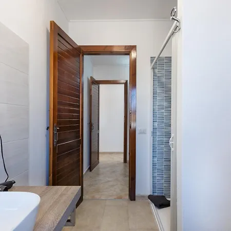 Guesthost - Sa Serenada *